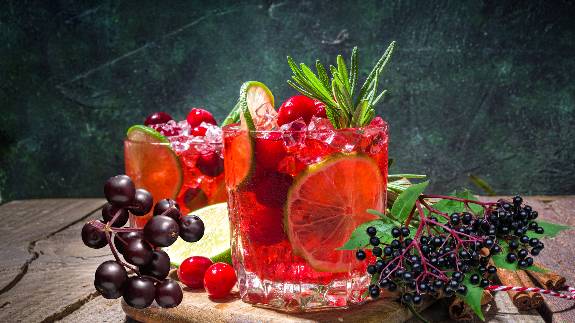 Cranberry and Elderberry: Natural Solutions for UTI Prevention During Hot Weather